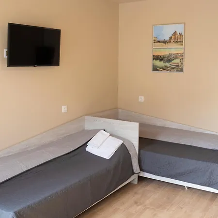 за гости изгрев Apartment *